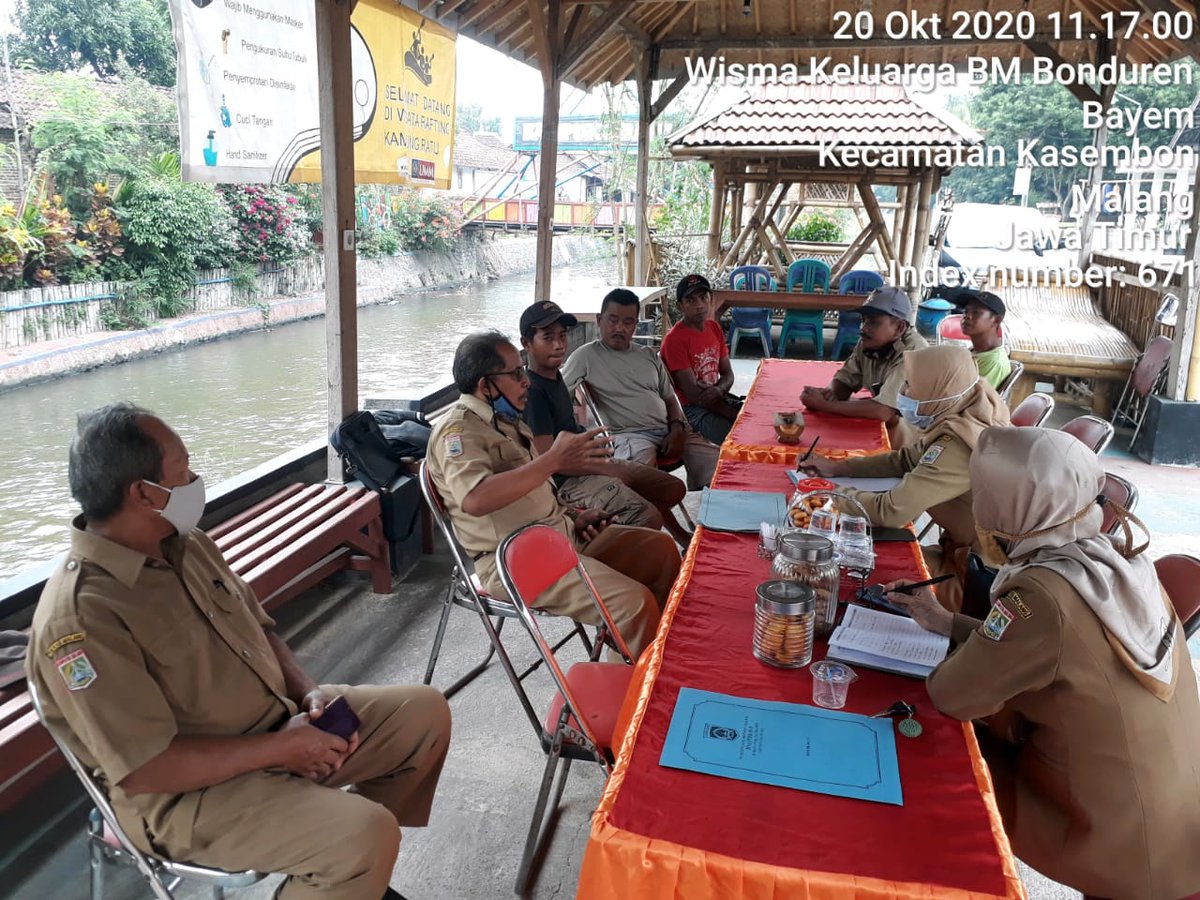 Perikanankabmlg's tweet photo. Bidang PPI bersama Penyuluh Perikanan wil.Kecamatan kasembon, didampingi Kades Desa bayem mengungjungi Pokdakan Berkah Tirta dalam rangka Persiapan kegiatan Budidaya Ikan di Karamba Dasar Sungai di Desa Bayem Kec. Kasembon. 20/10 https://t.co/R46vxKbI5m