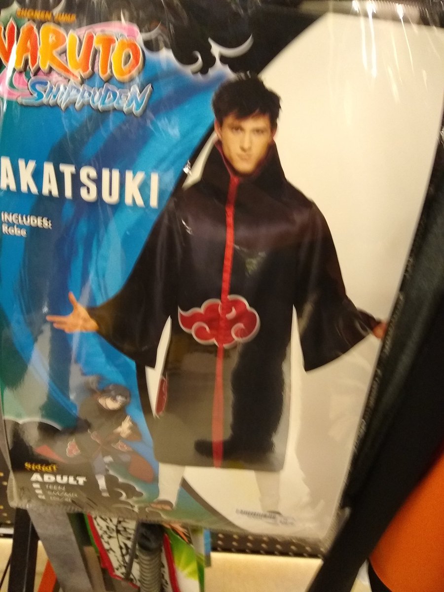 CorvusAlendar's tweet photo. New Favorite October thing is looking at models in cheap anime costumes. https://t.co/Ie1B7fMOrR