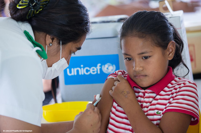 UNICEF Pacific (@unicefpacific) on Twitter photo UNICEF-procured vaccines arrived in to Samoa on a <a href="/WFP/">World Food Programme</a> flight this week to support the <a href="/samoagovt/">Government of Samoa</a> in its routine immunization programme.
Together with Pacific Island governments, we are continuing to reach children during the #COVID19 pandemic with life-saving vaccines. UNICEF-procured vaccines arrived in to Samoa on a <a href="/WFP/">World Food Programme</a> flight this week to support the <a href="/samoagovt/">Government of Samoa</a> in its routine immunization programme.
Together with Pacific Island governments, we are continuing to reach children during the #COVID19 pandemic with life-saving vaccines.