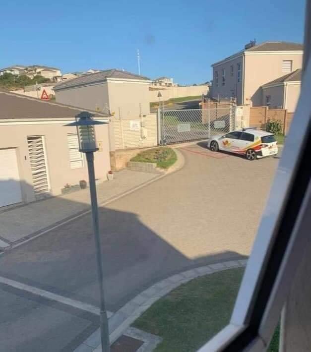 LwandleMkh_'s tweet image. John Vul’iGate!! 😁😂😂😂 #vuligatechallenge