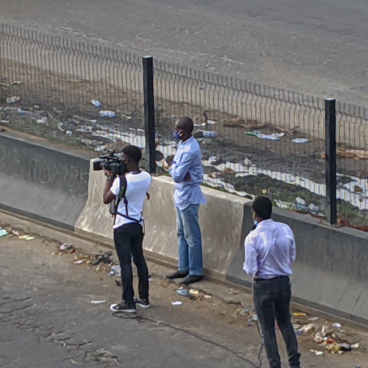 Olalekan_CY's tweet image. Everyone should follow @ARISEtv.. The only news network telling the story for what it is exactly... God please protect their correspondents from harms way...

#unarmed #LekkiMassacre #Lekkitollgate