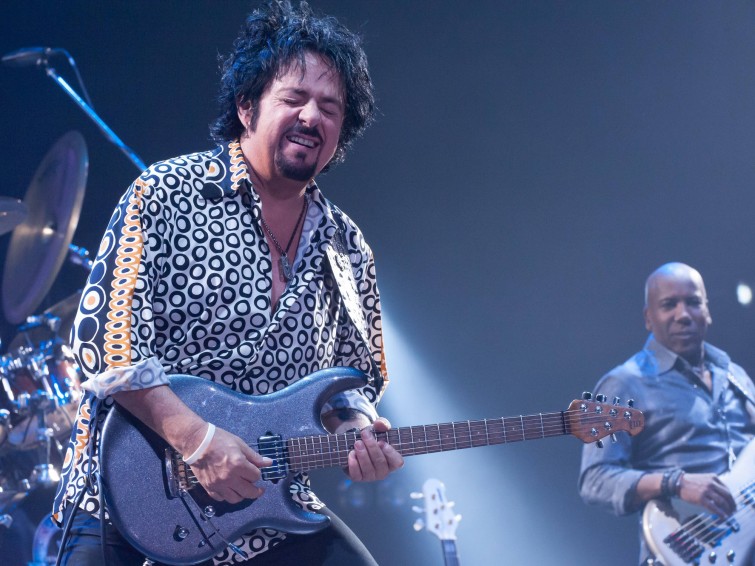 Happy birthday Steve Lukather (TOTO) born October 21, 1957. 