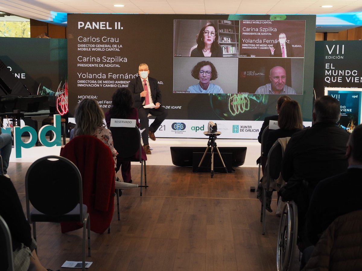anasanchezalv's tweet photo. Comienza el 2º panel de #MundoqueViene @APDasociacion  y @Xunta con @carinaszpilka Presidenta de Adigital @carlosgraulara Director General de Mobile World Capital  #Yolanda Fernandez Directora de Medio Ambiente, Sostenibilidad y Calidad de EDP. https://t.co/SLAm7C5m33