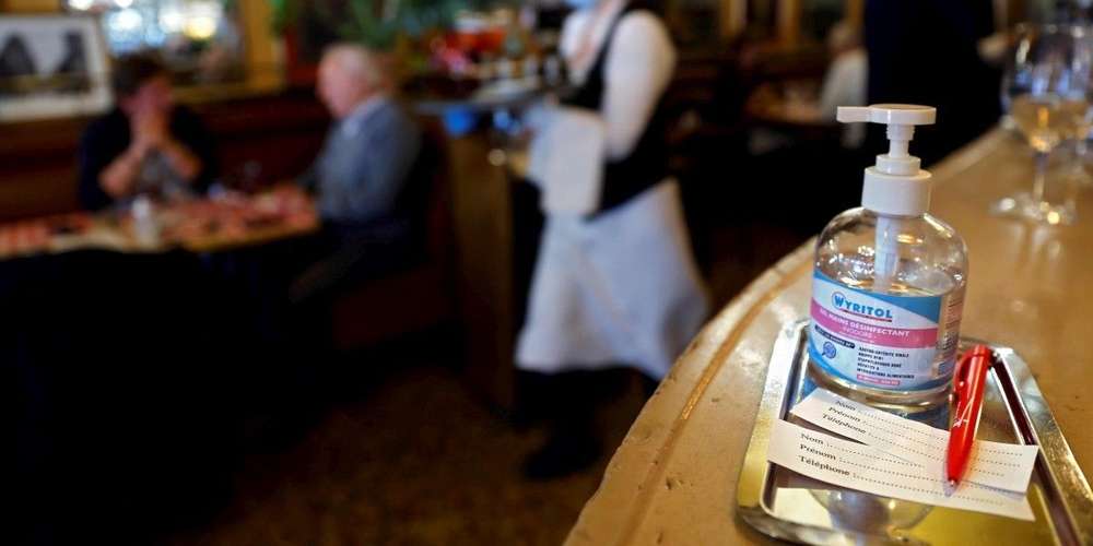❓Coronavirus : masque entre les plats, cahier de rappel… Quelles sont les nouvelles règles dans les restaurants ?
https://t.co/sf4H70HZo7 https://t.co/w8zkZ25x0X