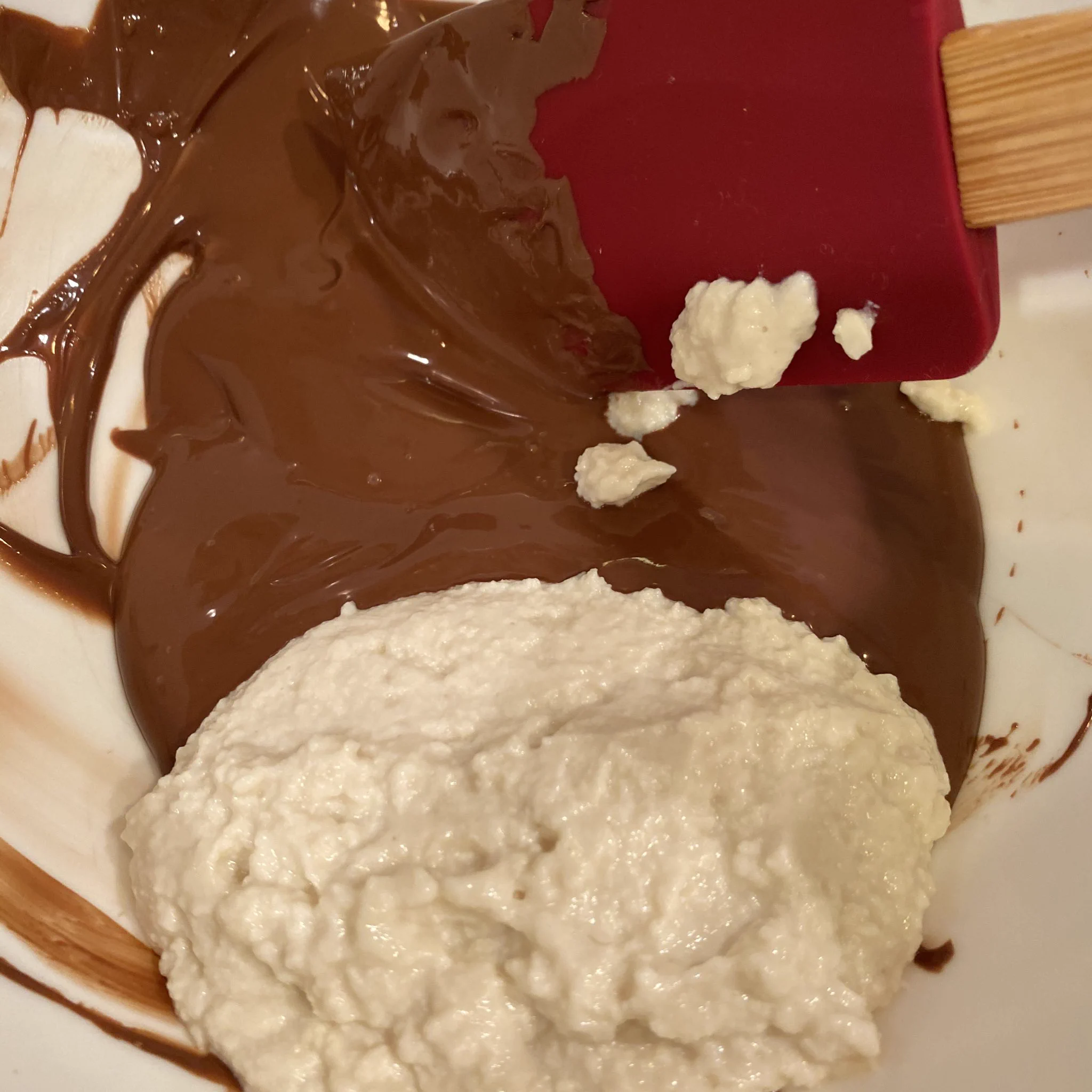 カロリーオフしながら、最高においしい生チョコが作れるよ！節約もできちゃう優秀レシピ！！