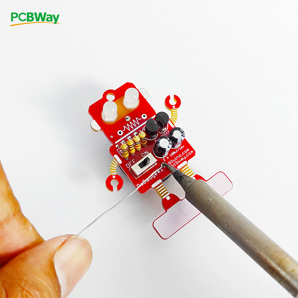 PCBWayOfficial's tweet image. #SharedProject #LearnToSolder
LED Blinking Robot Badge - Soldering Kit
Great choice for new to solder and want to learn basics with a simple electronic kit.
✅But it now: bit.ly/3dO3FN4
.
.
#pcb #pcbdesign #maker #electronics #programming #microcontroller #kicad