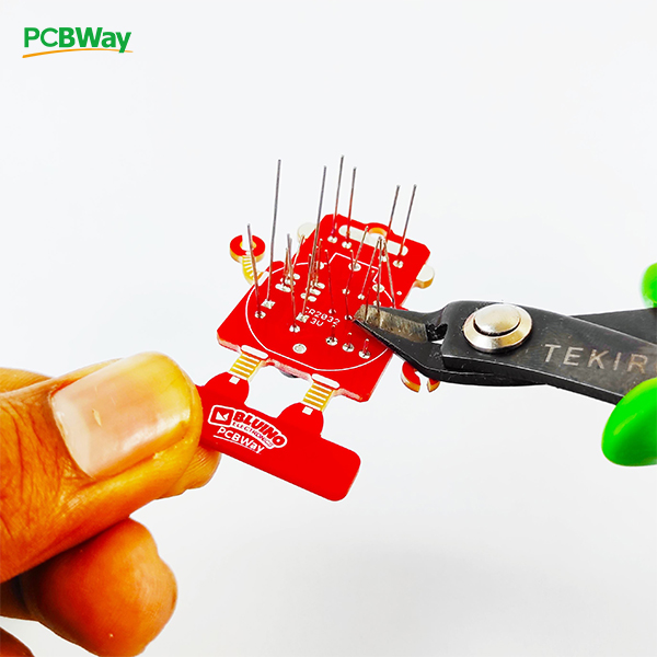 PCBWayOfficial's tweet image. #SharedProject #LearnToSolder
LED Blinking Robot Badge - Soldering Kit
Great choice for new to solder and want to learn basics with a simple electronic kit.
✅But it now: bit.ly/3dO3FN4
.
.
#pcb #pcbdesign #maker #electronics #programming #microcontroller #kicad