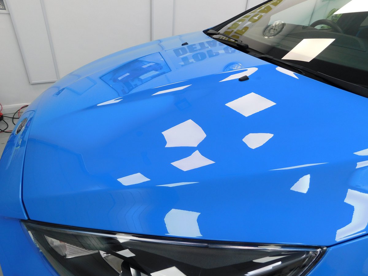 Now turning the Ford Focus RS into a Mirror, still lots to do on this fantastic car catch you later #ford #fordfocusRS #detailing #carcare #cardetailing #NorthWestHour #Manchester #Liverpool #Cheshire #Lancashire #Wirral @sthelenstownfc https://t.co/bgZPGgRAzz