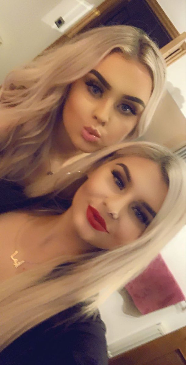 chloefoote17's tweet photo. happy 18th to you beautiful!!! hope ur having the best day😘😘and getting spoilt!!!! Love u soo much and forever proud of u❤️xxx @emmalind21 https://t.co/t4rOmCoEQQ