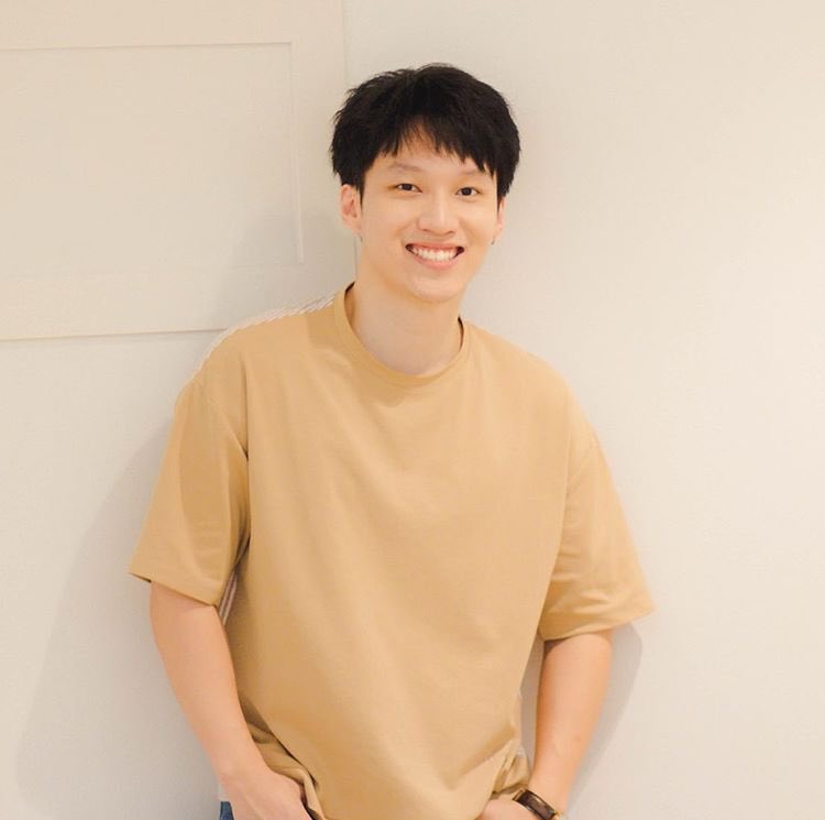 oxygenfcmsia's tweet photo. Yellow make him a cutie 😘

#OXYGENTheSeries #apiwat #kay #tee https://t.co/InTJl3HNbP