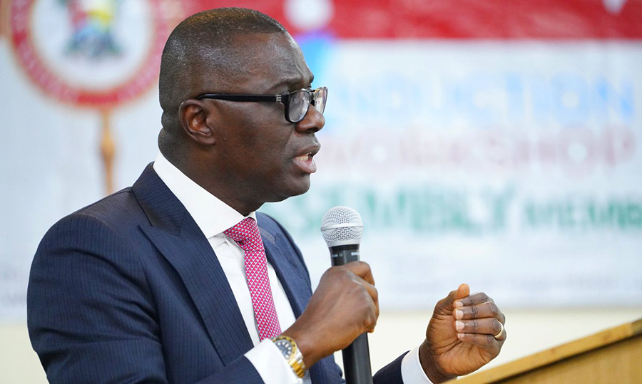 BREAKING: Lagos State governor, Babajide Sanwo-Olu (<a href="/jidesanwoolu/">Babajide Sanwo-Olu</a>), just announced that nobody was killed during an attack on peaceful #EndSARS protesters at Lekki toll gate on Tuesday night.

Eyewitnesses reported at least 7 dead.