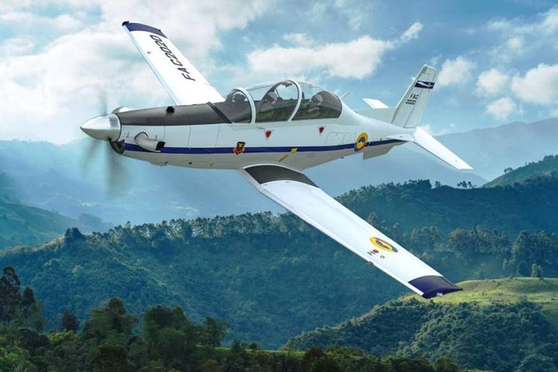 Colombian Air Force selects T-6C Texan II trainer aircraft. The choice does not excite some FAP officers. Read more 👉https://t.co/iJ2uphLPPZ #Colombia #aviation #aviationdaily #aviationlovers #aviationnews #defence #avgeek #avgeeks #Aircraft https://t.co/TU3zlrmUW2
