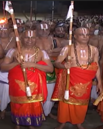 2. Sri Thiruvenkata Ramanuja JeeyarCurrent Jeeyar Swamis adorning the Pattam: