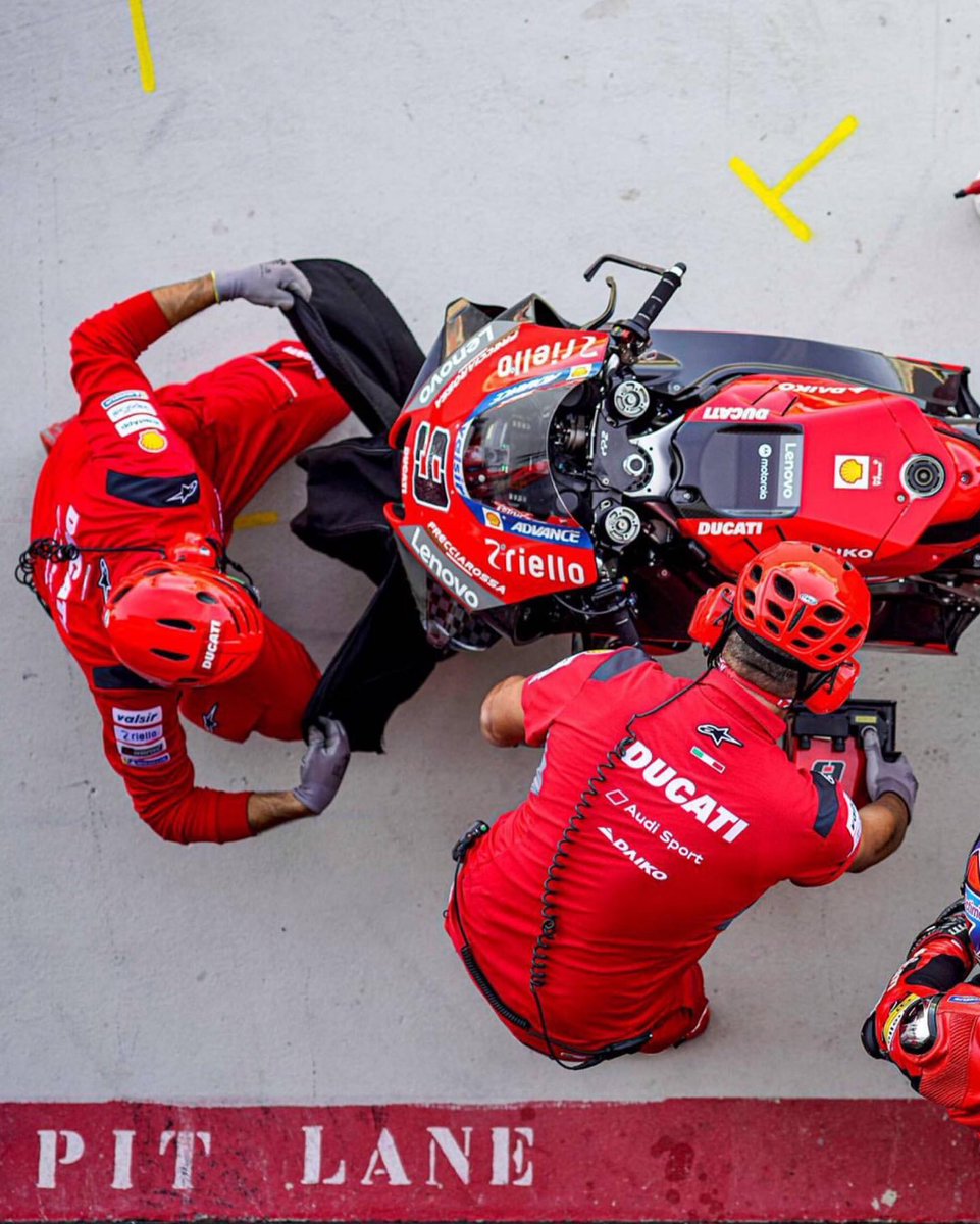 #MotoGP heyecanı 25 Ekim’de İspanya’da devam ediyor. #MarcMarquez’in yokluğunda bu sezon geride kalan 10 yarışta 8 farklı pilot birincilik kürsüsüne çıkmayı başardı. Sizce İspanya’da kim kazanır?
#yamaha #honda #suzuki #aprilia #superbike #motor #motorsiklet #motosiklet #kırmızı https://t.co/zKSxDmkDGH