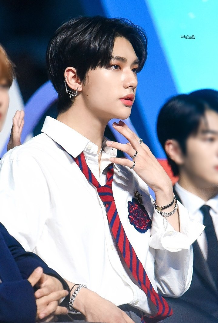 hyunjin fantaken photos — a very long thread