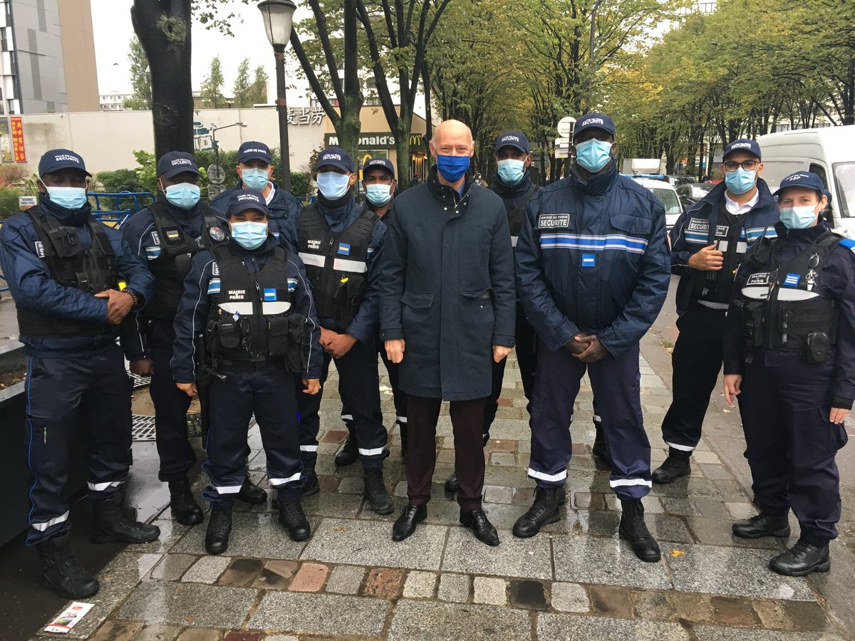 Je vous suggère donc de ne pas acheter ces denrées.

Vous y risquez votre santé et vous contribuez à alimenter ces trafics.

Et merci pour la mobilisation de la police et des différents services concernés.
