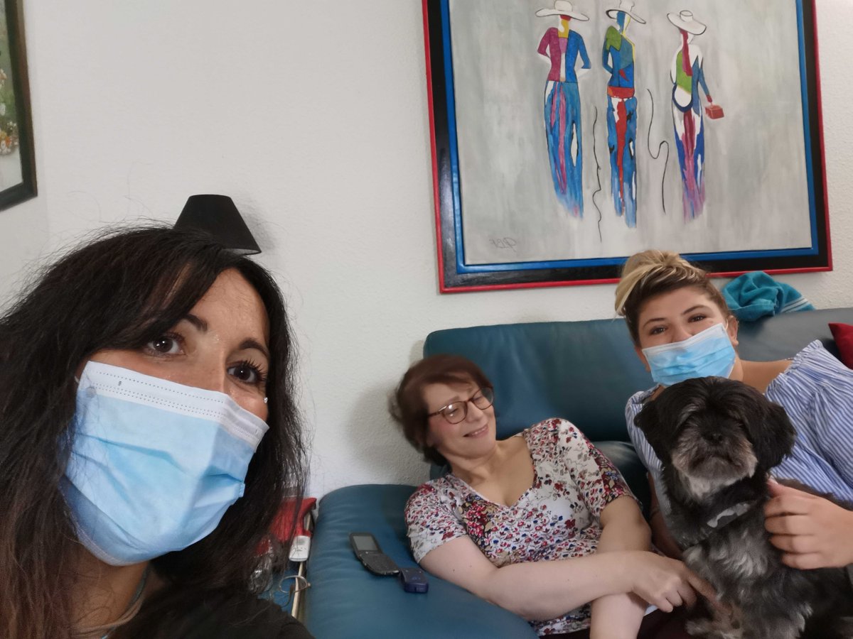 Nos auxiliaires de vie sont masquées et équipées pour effectuer leurs interventions en sécurité.😷 L'objectif est de préserver leur santé et celles de nos bénéficiaires avec humanité et bonne humeur! Merci à nos équipes terrain! 💚 
#covid #ouihelp #auxiliairedevie