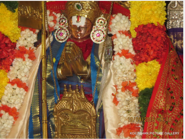 D. Sri Ramanuja BhakthiSwami Manavala Mamunigal singing Pallandu for Sri Ramanujacharya at Thirunarayanapuram