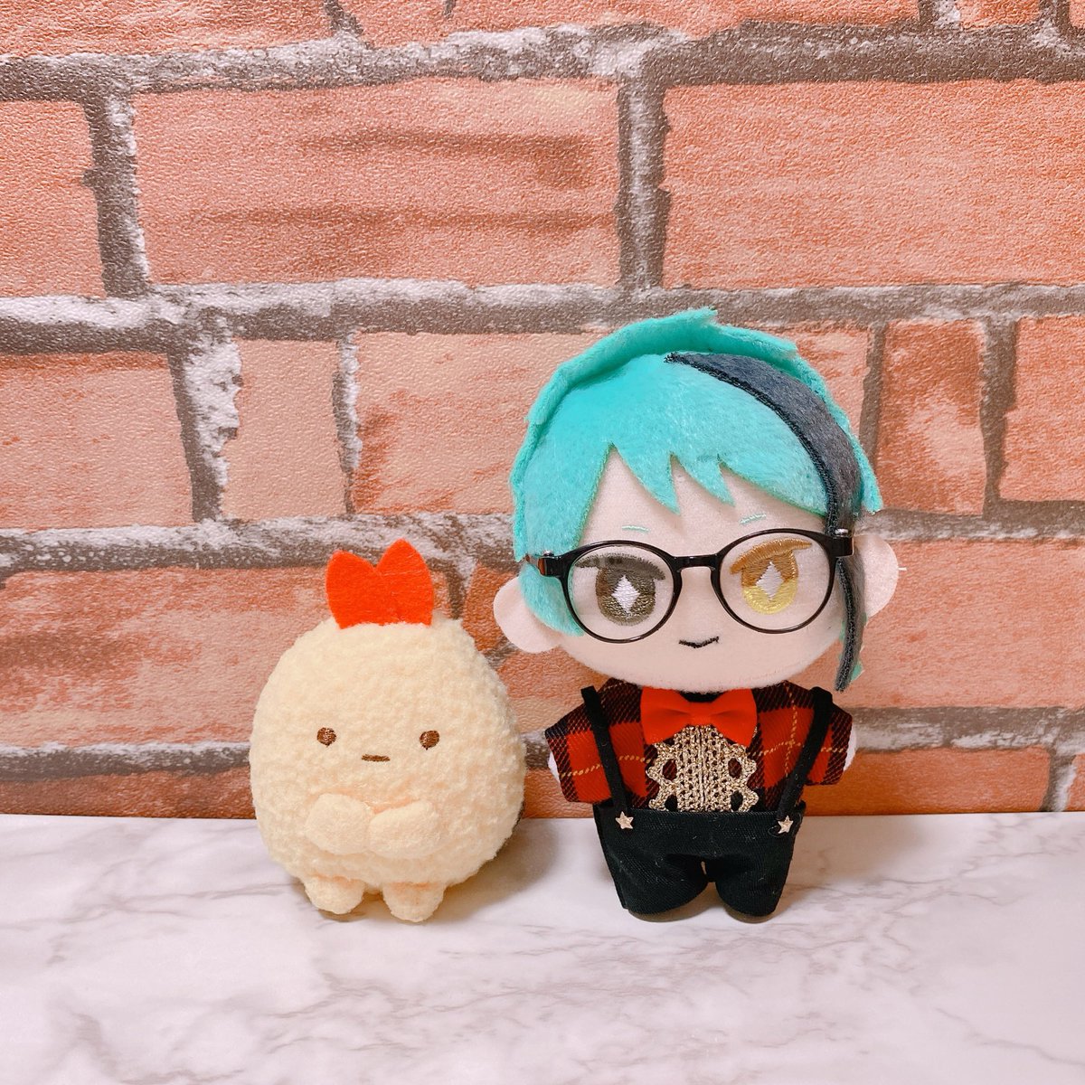 Twitter 上的 ゆ い ね 小エビちゃんとジェぬい うちのジェぬい綿がパンパンなのか あむちゃんのお洋服着れないのもある 大きく作ってくださったぬい服屋さんに感謝 セットアップ Akr様 Loretta Hn メガネ ガチャポン 改造品 Twstぬい撮り部 T Co