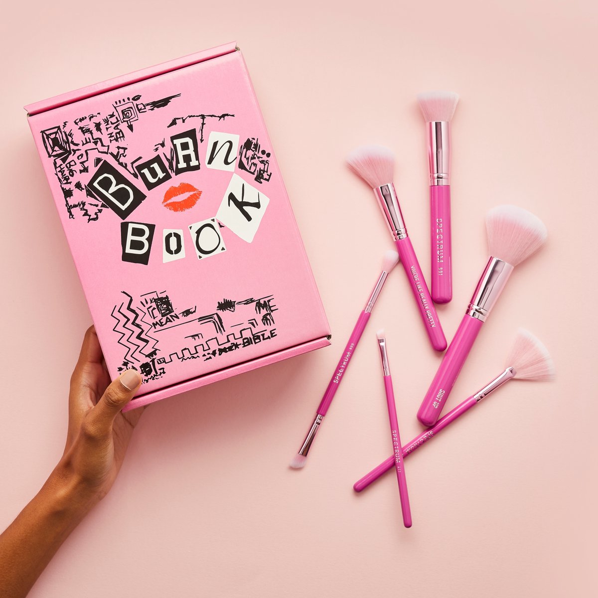 Blend it out honey.. get it from the box 💋 our exclusive Burn Book Box is here to make your #pinkwednesday FETCH 💖  containing 6 must-have brushes to create effortless looks Regina George would approve of 👌🏽⁠

🛍 l8r.it/xrlg