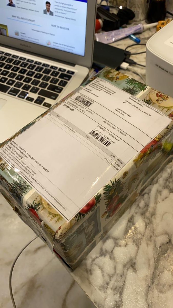 ExpoTvWorld's tweet photo. Shame on @ShiprocketIndia they arent delivery service they're thieves. Have a look at what i sent, what @brokenstringzz got. Absolutely shameless team. Customer service is pathetic. Please dont send any valuables through them. @delhivery @Vysheshk @saahilbigfoot shame on you guys https://t.co/cpbmUi43V7