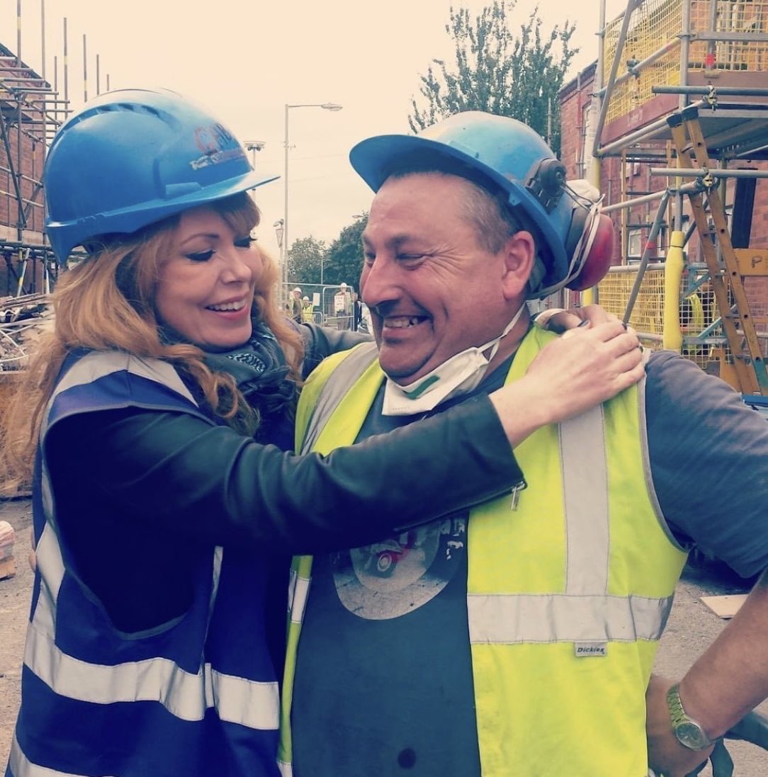 CushionCrisis's tweet image. This is Wayne, lovely friend, amazing plumber &amp;amp; very kind man who has helped on many @DIYSOS builds, is always helping others. Now he needs our help, Pls donate or RT if you can. thank you so much  xx justgiving.com/crowdfunding/w…