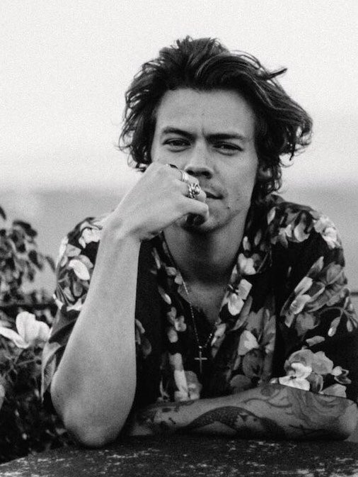 let’s say for the thread’s sake, h’s girl is a photographer, h would love her work and she’d take numerous photos of him while on holiday in kenya, so here’s some boyfriend!h <333