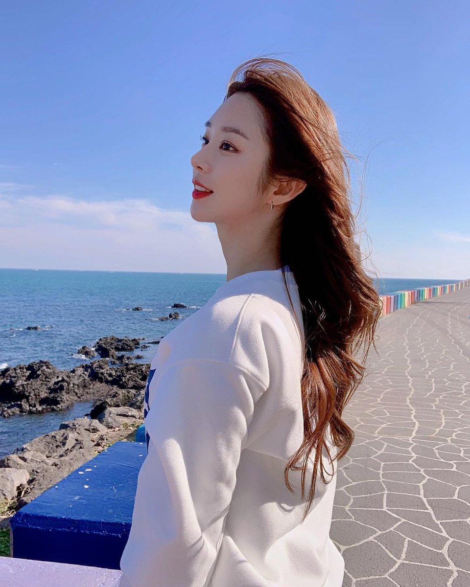 hellobeeni's tweet photo. 📸 Hellobeen instagram update 200920

" 🌬😆 "

#LeeJoobin #LeeJubin #이주빈 #beeni https://t.co/hZ03yU5oWX