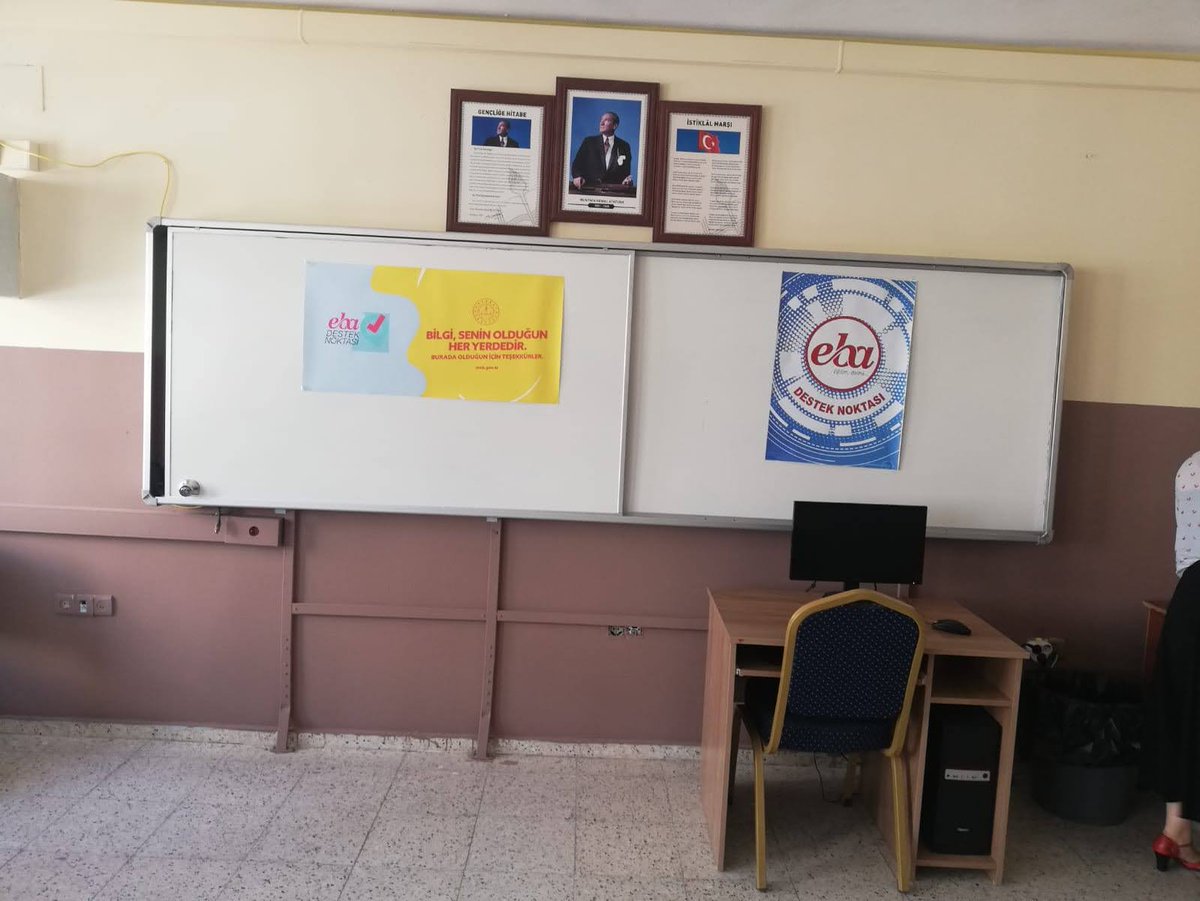 İlçe Milli Eğitim Müdürümüz Hüseyin GERÇEK, İlçe Milli Eğitim Şube Müdürlerimiz Şükran BÜYÜKHAN ve Mahmut FIRAT'la birlikte ilçemizde kurulan EBA Destek Noktalarını ziyarette bulundu. <a href="/huseyingrck63/">Hüseyin GERÇEK</a> <a href="/buyukhan_sukran/">Şükran Büyükhan</a> <a href="/mahmutfrat6/">mahmut fırat</a> <a href="/tcmeb/">Millî Eğitim Bakanlığı</a> <a href="/sanliurfamem63/">ŞANLIURFA MEM</a> <a href="/UrfaValiligi/">T.C. ŞANLIURFA VALİLİĞİ</a> <a href="/akcakalegovtr/">T.C. Akçakale Kaymakamlığı</a>