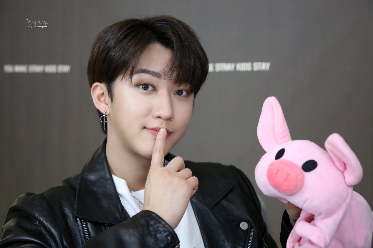 Stray_Kids's tweet image. [스키지기]
HQ 201020 #창빈 #Changbin
&amp;lt;IN生&amp;gt; VIDEO CALL EVENT

bit.ly/3dKwcmp

#StrayKids #스트레이키즈
#IN生 #INLIFE
#BackDoor #백도어
#YouMakeStrayKidsStay