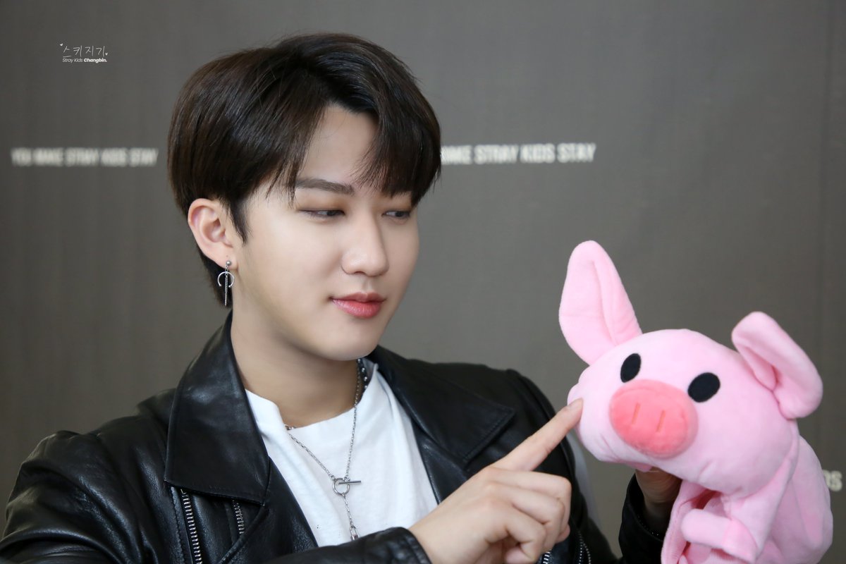 Stray_Kids's tweet image. [스키지기]
HQ 201020 #창빈 #Changbin
&amp;lt;IN生&amp;gt; VIDEO CALL EVENT

bit.ly/3dKwcmp

#StrayKids #스트레이키즈
#IN生 #INLIFE
#BackDoor #백도어
#YouMakeStrayKidsStay