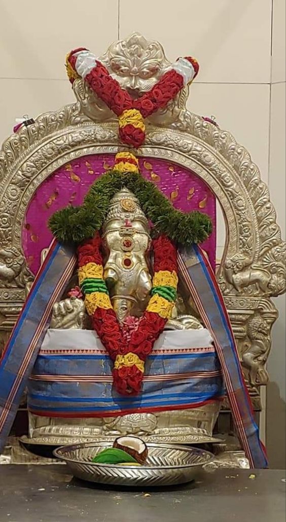 Photo Credit: Nalayni 121 from Pinterest ( https://t.co/rix2ARPs4q ) May #lordganesha bless all of us. #namastegod #ganesha #ganapathi #ganapathibappamoriya #jaiganesha #ganeshfestival #hindu #god #gajanan https://t.co/AXe26SAFHx