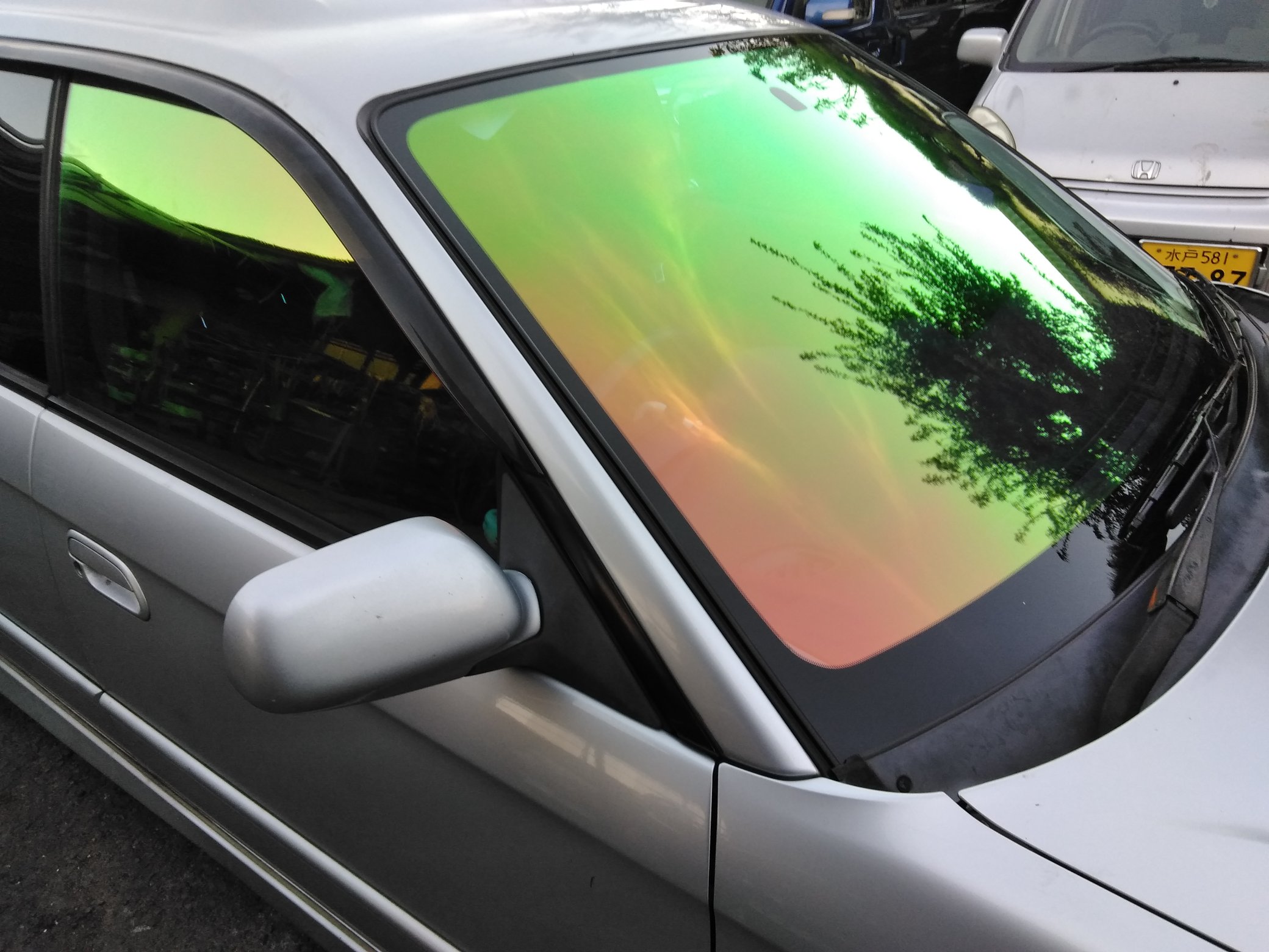クラウド工業 公式 今日はお客様のお車のフロントガラスにフィルムを貼りました 良い色だと思います 車検対応 ありがとうございました ファンキーゴースト クラウドオートワークス カーフィルム 保安基準適合 T Co Vugqrmhabs Twitter