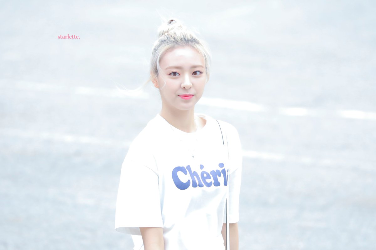starlette_yn's tweet photo. 190823 뮤직뱅크 🤍☁️

#YUNA #유나 #ITZY #있지 https://t.co/cW8Iyb1SiO