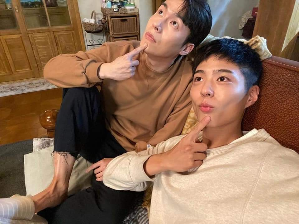 forevongpbg's tweet photo. 201021 Actor Lee Jae Won IG update
Have you watched the broadcast,
is it a little frustrating?
#Lifeofreflection
#RecordOfYouth
节目看了吗,是不是令人着急?
#反省的生活
#青春记录
https://t.co/PsCcZ6Om2E
#ForevongParkBoGum
#청춘기록 #사혜준
#ParkBoGum
#박보검
#朴宝剑 https://t.co/vqAfnVUcXJ