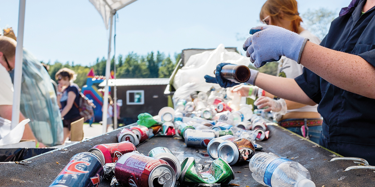 OHIOAlumni's tweet photo. #OhioToday takes a look back at 10 years of the Appalachia Ohio Zero Waste Initiative & how the Sugar Bush Foundation and campus and community partners have built a zero-waste movement and economy: https://t.co/eS7xcBjcJf
@VoinovichSchool @Rural_Action @OHIOsustainable https://t.co/WCnvJD7W5v