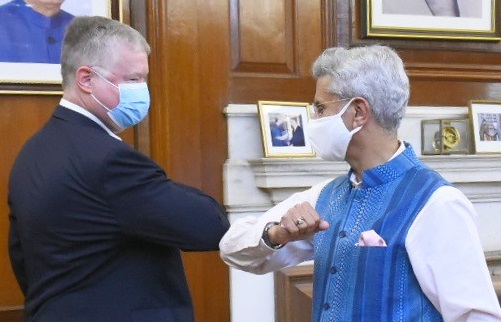 arulouis's tweet image. #US Deputy Secretary of State #Biegun optimistic any possible presidential election outcome won&apos;t affect deepening ties with #India because &quot;this relationship is much bigger than any one political party&quot; #IndiaUS #USIndia #Diplomacy #SouthAsia #IndoPacific business-standard.com/article/us-ele…