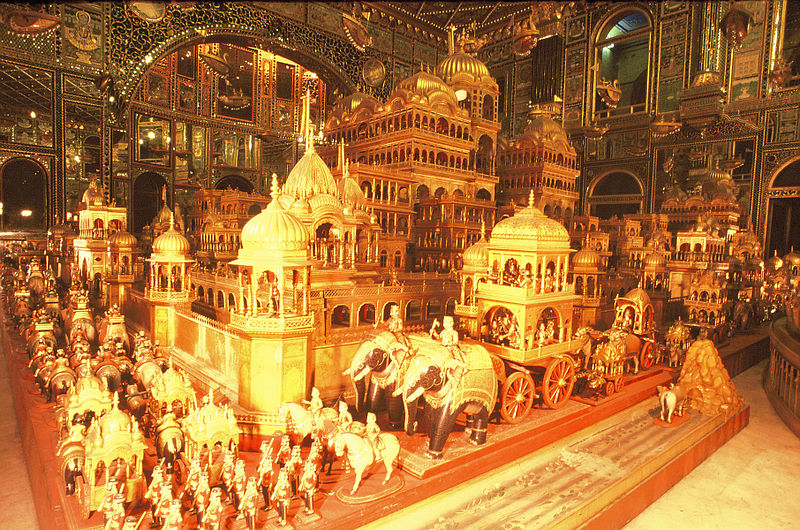 TIinExile's tweet photo. Soniji Ki Nasiyan (Ajmer)

This  beautiful temple uses 1000 kg of gold to carve out a depiction of the holy town of Ayodhya. https://t.co/6626obKrGO