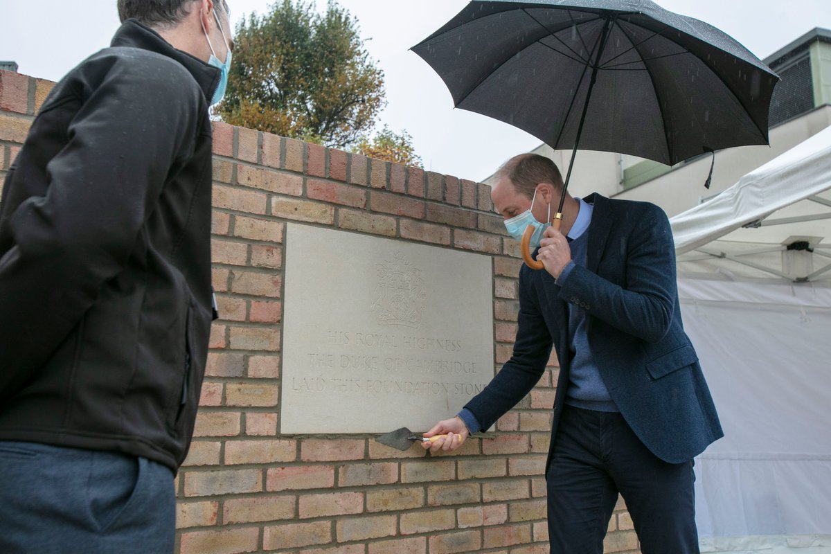 Echoing a visit by his mother, Diana, Princess of Wales to @royalmarsdenNHS in 1990 where she laid a foundation stone to mark the building of the Chelsea Wing, The Duke laid a foundation stone to mark the ground breaking of the Oak Cancer Centre. https://t.co/jlIqgKLIXz