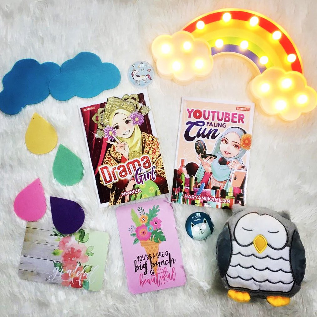 bukuPTS's tweet photo. Dua buku bakal terbit dari label Bookiut!
Ingin tahu buku-buku ini tentang apa?
Nantikan~
#bookiut #bookflatlay #girlpower #ptsjunior https://t.co/nQSeZ4hDHD