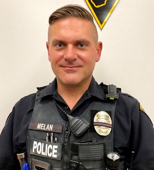 Morgantown_PD's tweet photo. For the rest of Oct and all of Nov, more than 15 MPD officers will grow their beards for a good cause. We're fundraising for @CureStartsNow which supports pediatric cancer research. Please help us reach our goal! Follow the link for info: https://t.co/lZ01Nbqz4A #MPDCares https://t.co/2u1pslI905