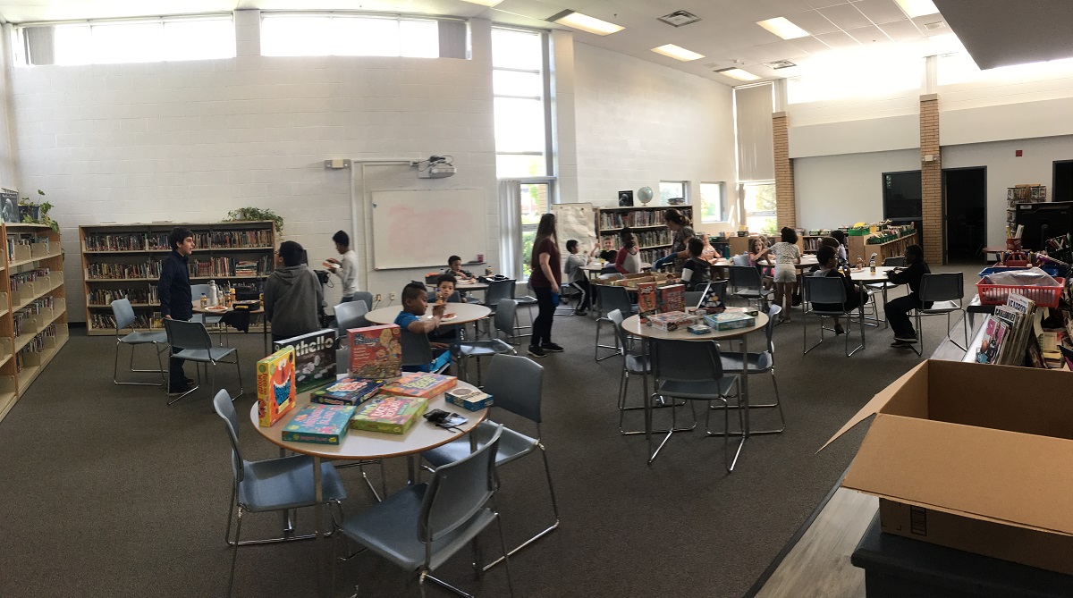 ”The small group of students allowed officers to interact directly with this new group of students. Both sides enjoyed the one-on-one opportunity to chat and play board games together.” - Durham Brains on Board, ProAction Program. #ProActionkids #charity cc: <a href="/DRPS/">Durham Regional Police</a>Diversity @DRPS