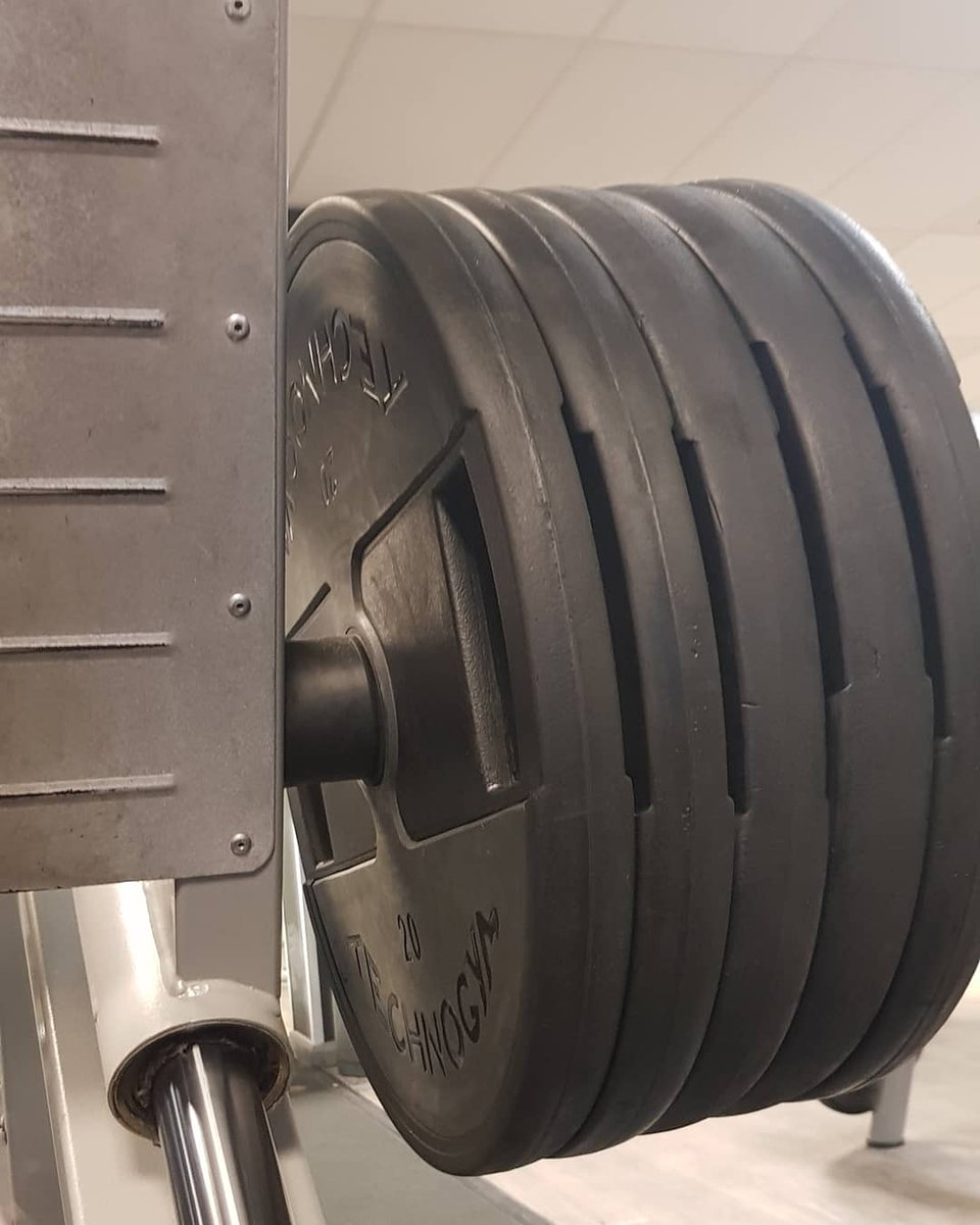 GavinWi79234383's tweet photo. #LegDay trying to get the skinny pins to grow!
#nopainnogain
#operationgetbig
#TeamMontgomery
#DreamHUGE
#fitness
#fitspiration
#quads
#humpday๐ช
#sizeistheprize
#squats
#legpress https://t.co/mM4uT0GRvR