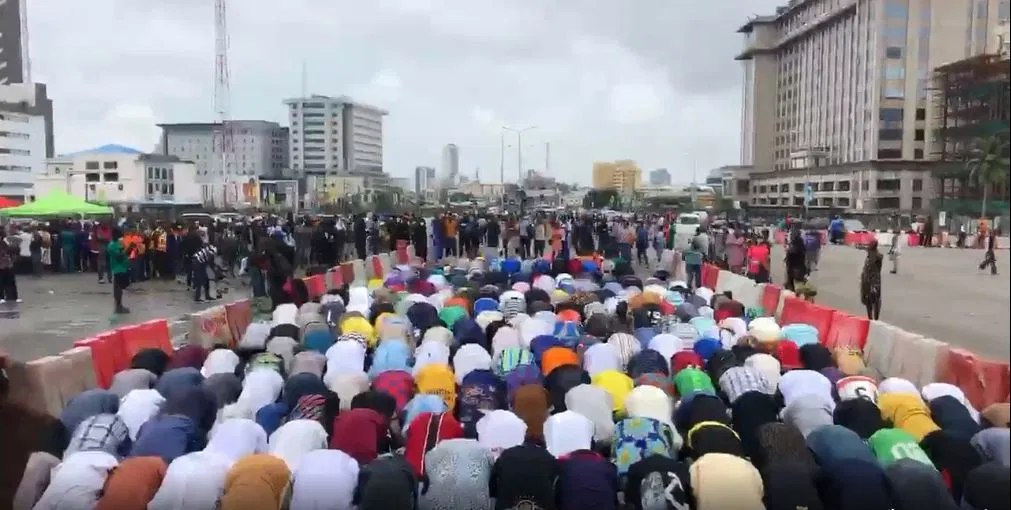 IPYG_AFRICA's tweet photo. The #ShutitAllDown and #EndSARS movements show us all what peaceful protests look like through the eyes of united youth. 

Our hearts go out to our brothers and sisters in Namibia and Nigeria.May your collective voices be heard! https://t.co/hh1LzBjuSz