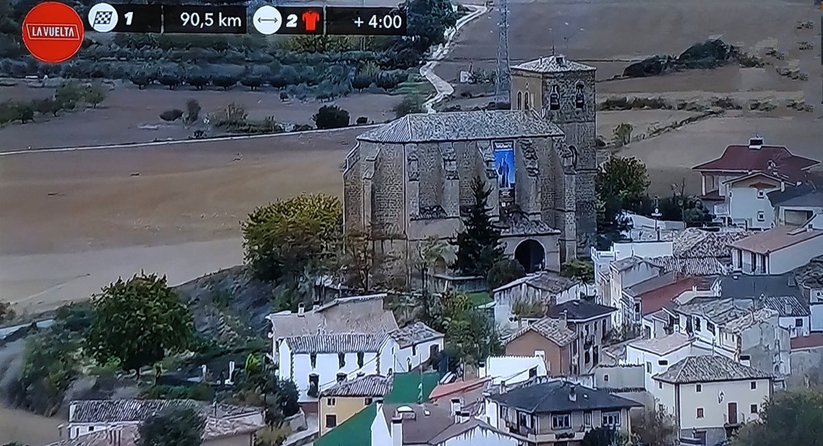 TuristaVuelta's tweet image. Villatuerta
El nombre de Villatuerta, de origen románico, está relacionado con tortus ‘torcido, curvo’.
En la localidad hay restos de época romana. Pero el desarrollo de la villa esta vinculado a las peregrinaciones del Camino de Santiago durante la Edad Media
#LaVuelta