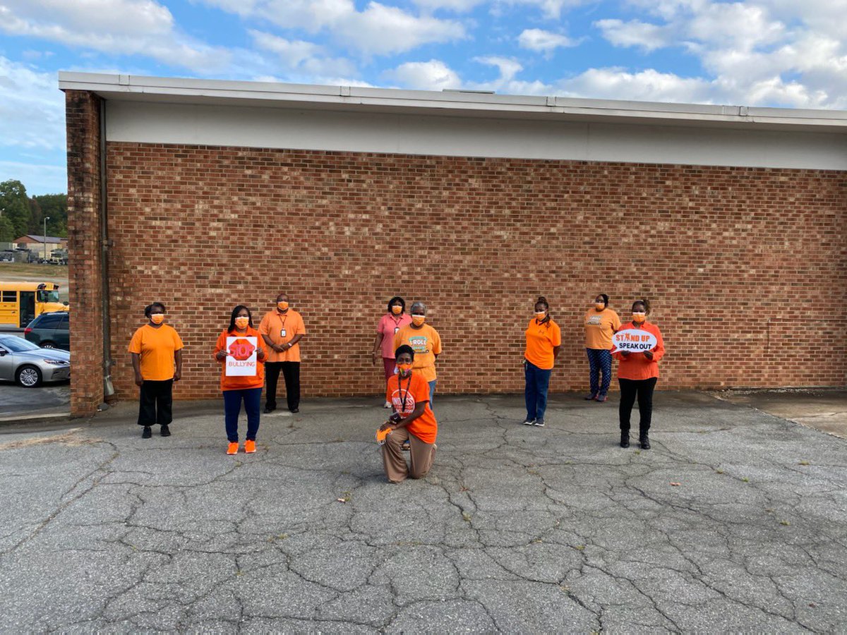GCS_SEL_Office's tweet image. Check out our friends in the transportation office showing that they care and that they are against bullying!!!! #weseeyou #gcsunity #gcsunite #unityday2020