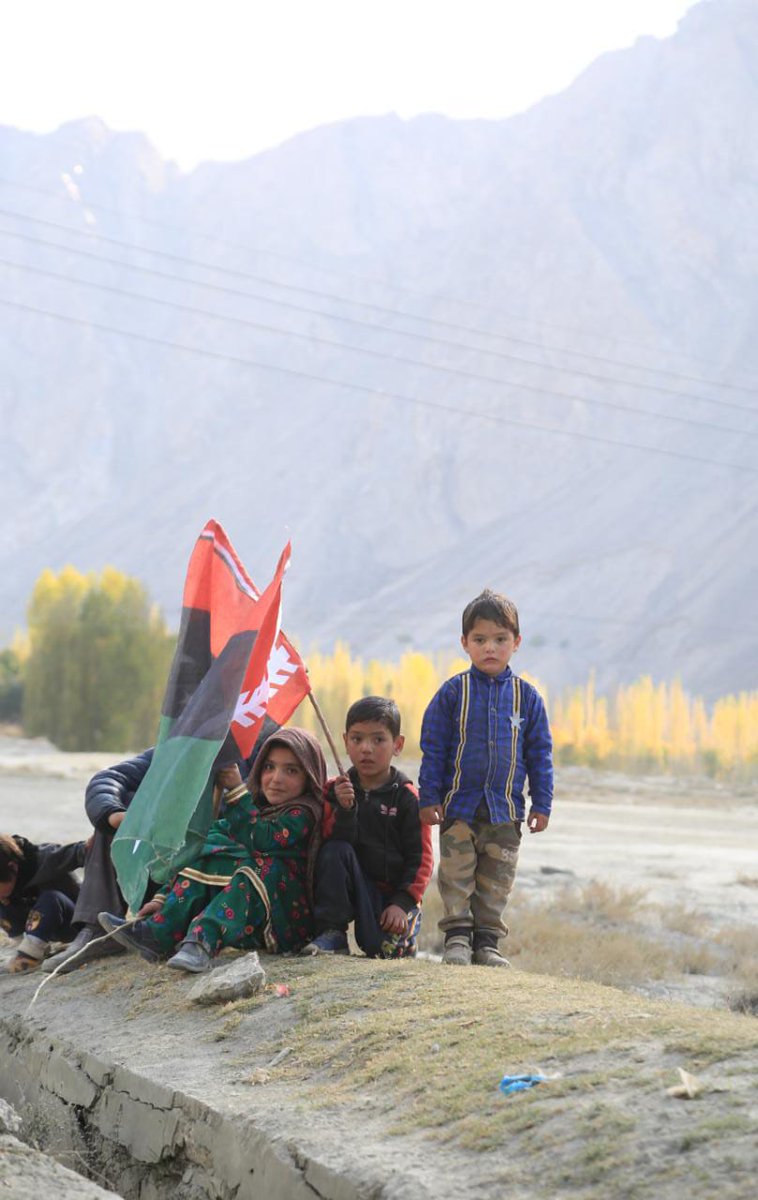 GhaisAslam's tweet photo. Even little children also waiting, for Welcoming to PPP chairman Bilawal Bhutto Zardari in Gb
@BBhuttoZardari @BakhtawarBZ @AseefaBZ @AlyHydr https://t.co/Xc0BaLS2yn