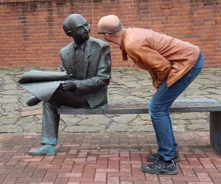 حتى وان كنت صنماً وصامتاً، سيأتي مَن يُعكّر مزاجك ويُقلق راحتك