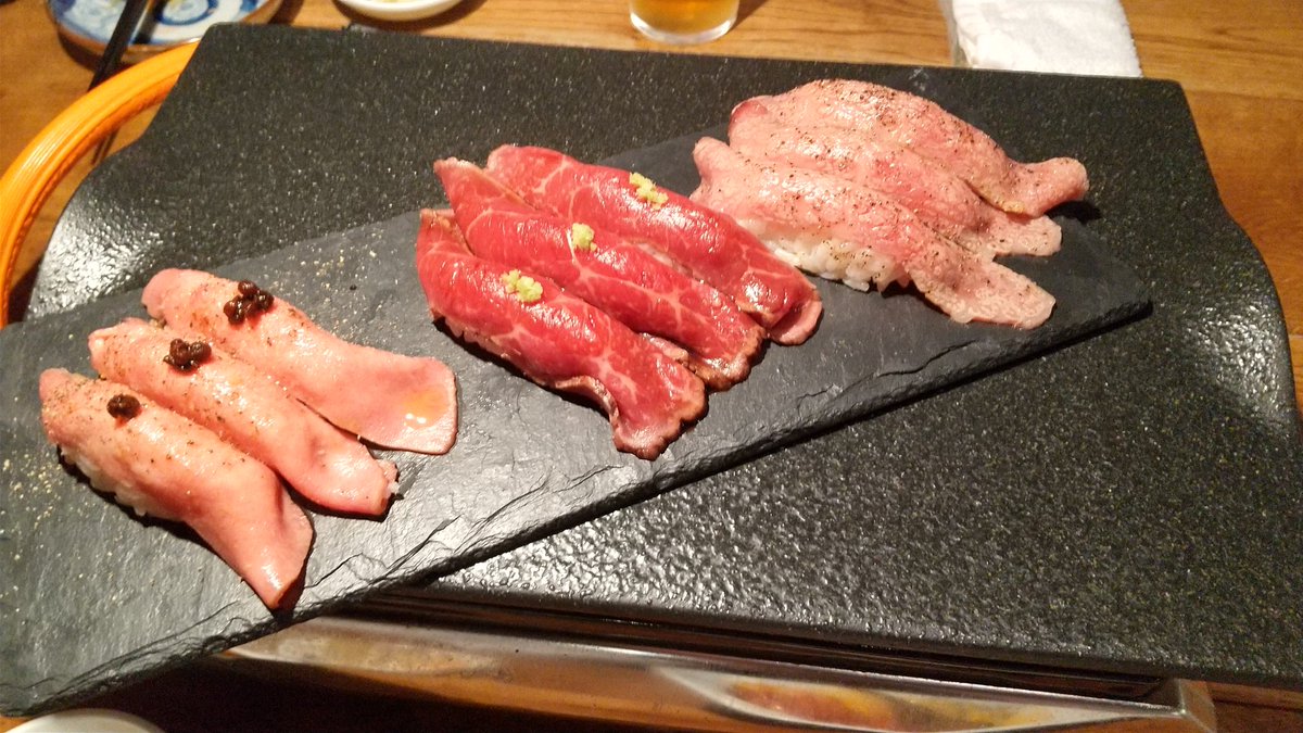 岐神 海苔夫 肉の寿司食ってる