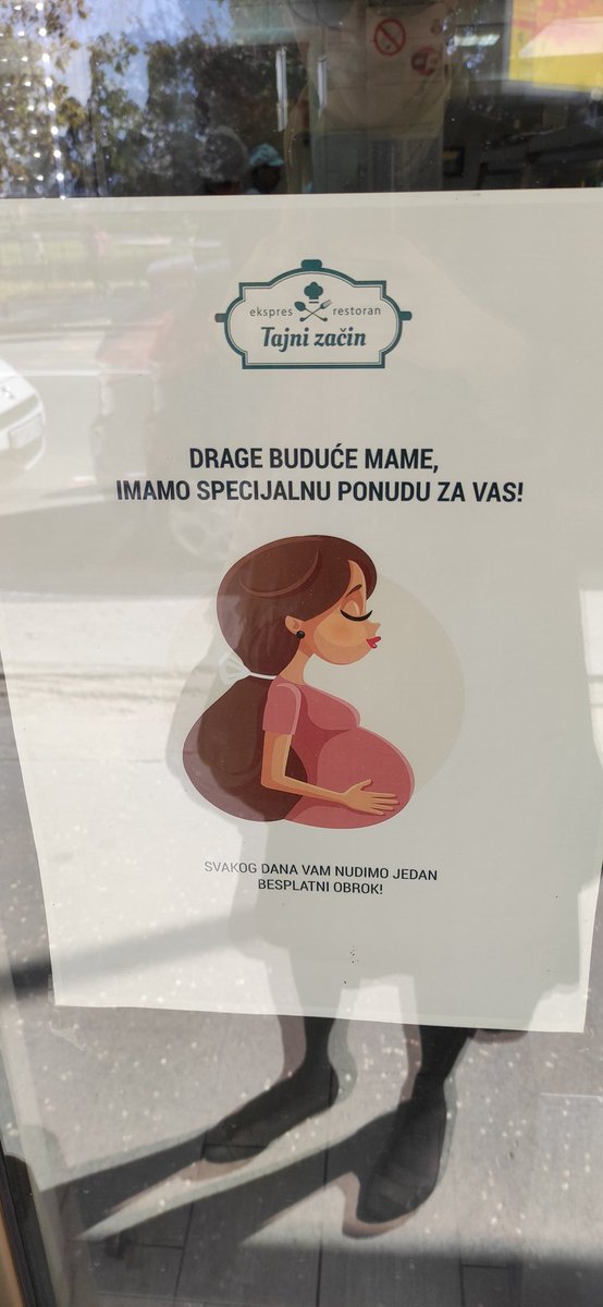 bojana_mala's tweet photo. Preko puta Ekonomskog. Ne znam kakva je usluga i hrana, ali zaslužili su reklamu barem za ovo. https://t.co/VCXDuDfdZk